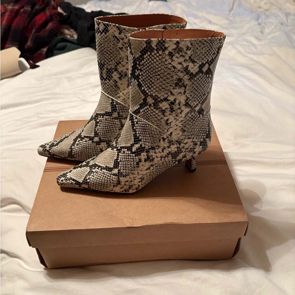 Anthropologie Maeve Kitten-Heel Barrel Booties